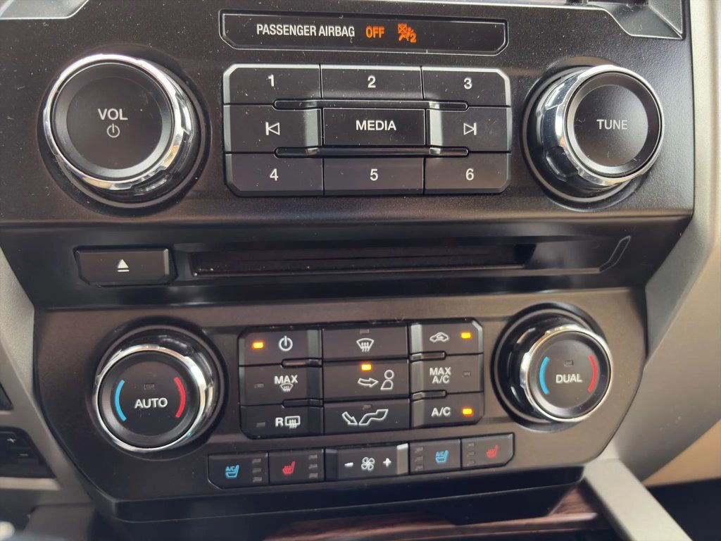 2017 Ford F-150 Supercrew Lariat Pickup 4D 5 1/2 ft - 23072625 - 13
