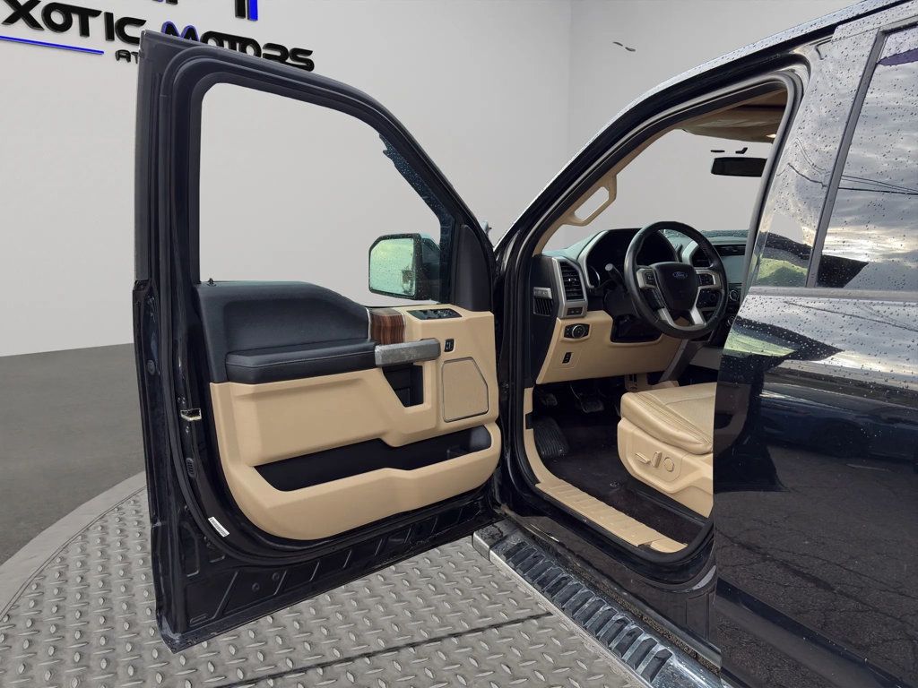 2017 Ford F-150 Supercrew Lariat Pickup 4D 5 1/2 ft - 23072625 - 24