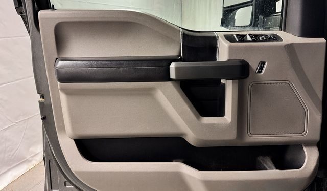 2017 Ford F-150 SUPER CREW XLT 4WD - 22999701 - 9