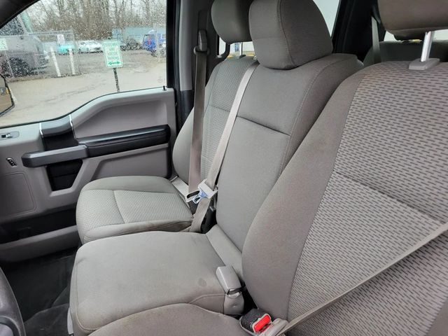 2017 Ford F-150 Supercrew XLT Pickup 4D 5 1/2 ft - 23031818 - 3