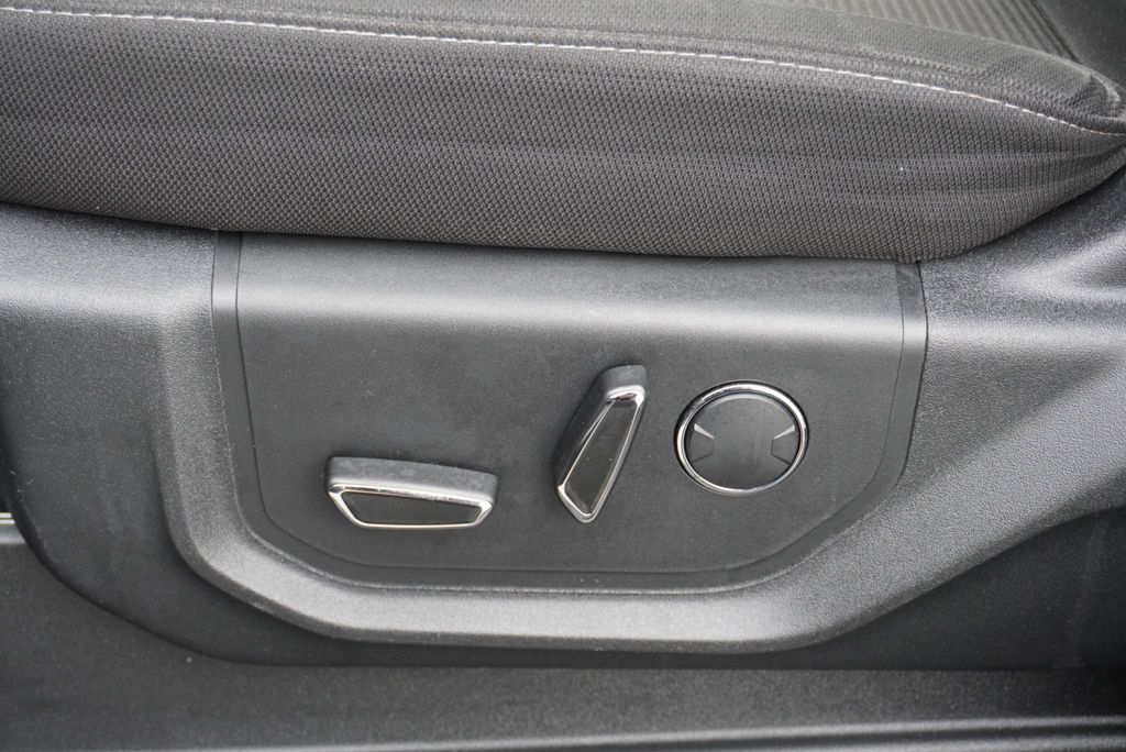 2017 Ford F-150 XLT - 22984046 - 26