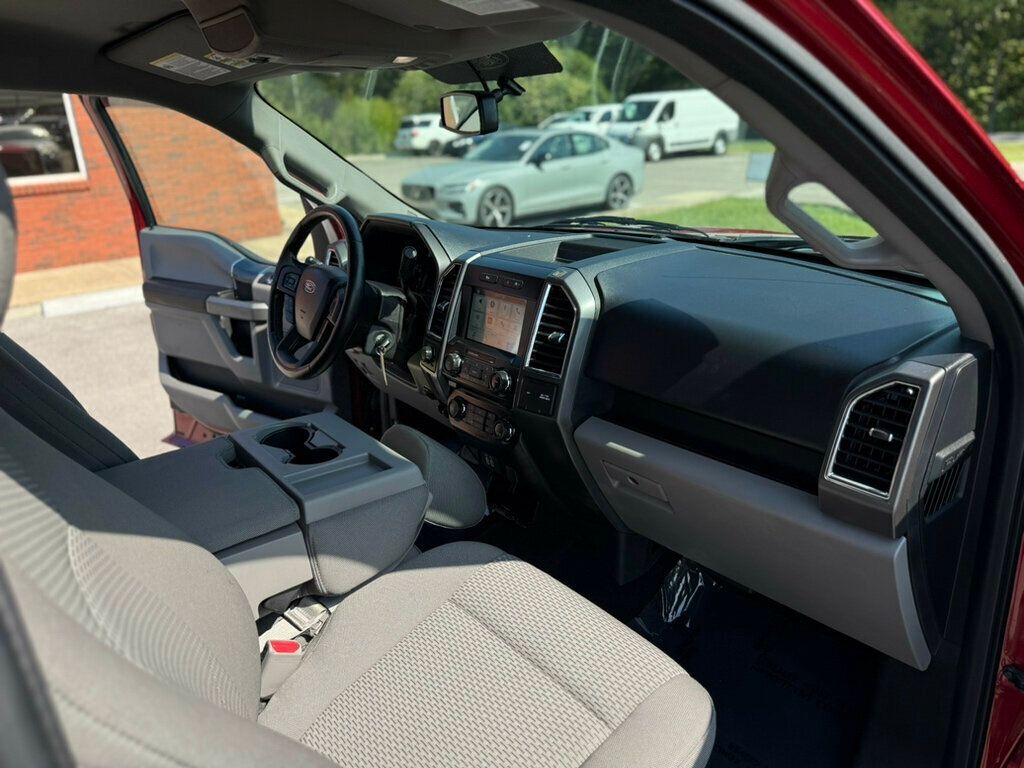 2017 Ford F-150 XLT photo 21