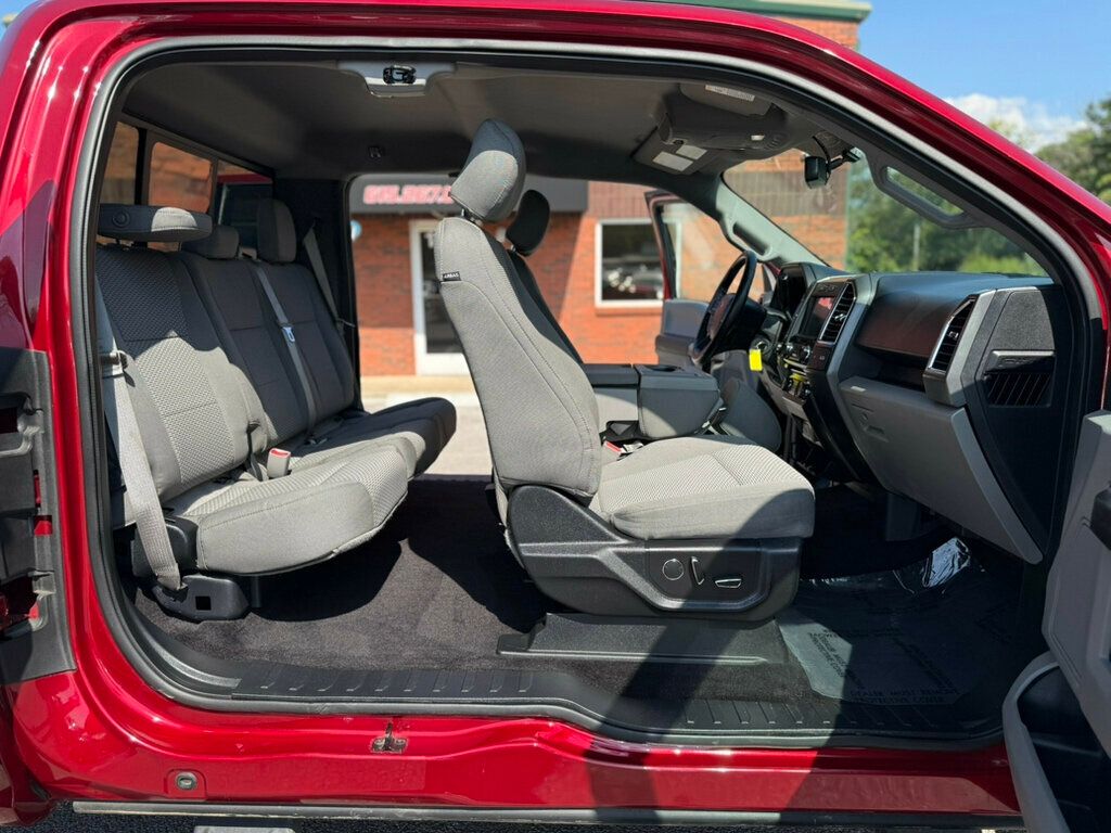 2017 Ford F-150 XLT photo 22