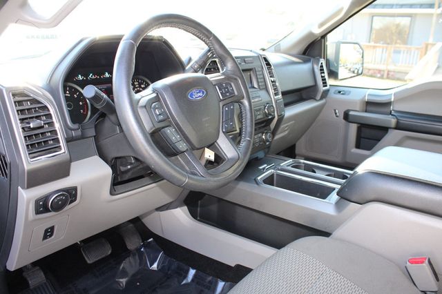 2017 Ford F-150 XLT 4WD SuperCrew 5.5' Box - 22981589 - 11