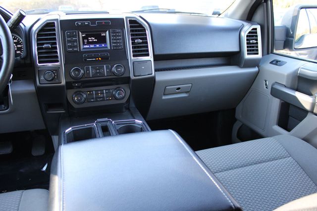 2017 Ford F-150 XLT 4WD SuperCrew 5.5' Box - 22981589 - 21