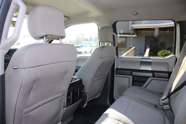 2017 Ford F-150 XLT 4WD SuperCrew 5.5' Box - 22981589 - 36