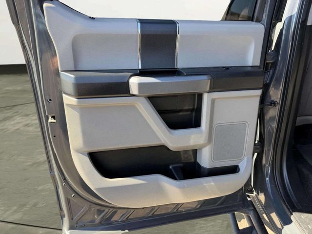 2017 Ford F-150 XLT 4x4 4dr SuperCrew 5.5 ft. SB - 22996136 - 19