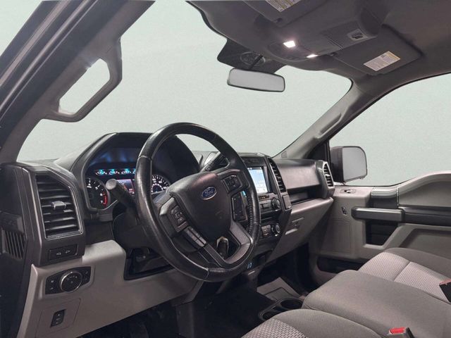 2017 Ford F-150 XLT 4x4 4dr SuperCrew 5.5 ft. SB - 22999332 - 10