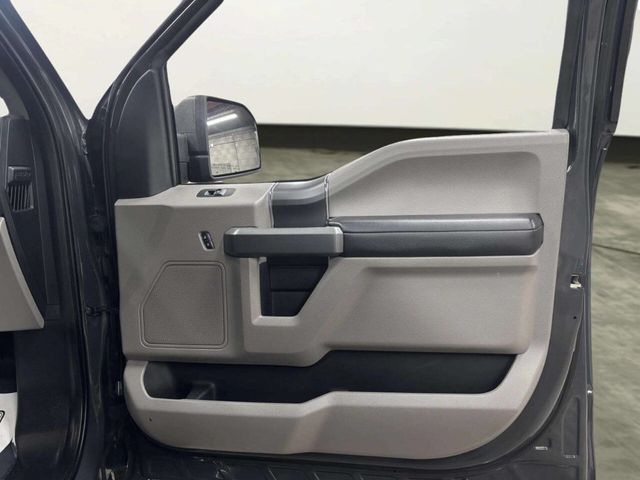 2017 Ford F-150 XLT 4x4 4dr SuperCrew 5.5 ft. SB - 22999332 - 19