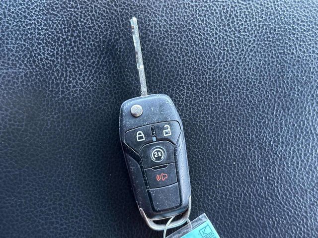 2017 Ford F-150 XLT 4x4 4dr SuperCrew 5.5 ft. SB - 23028720 - 34