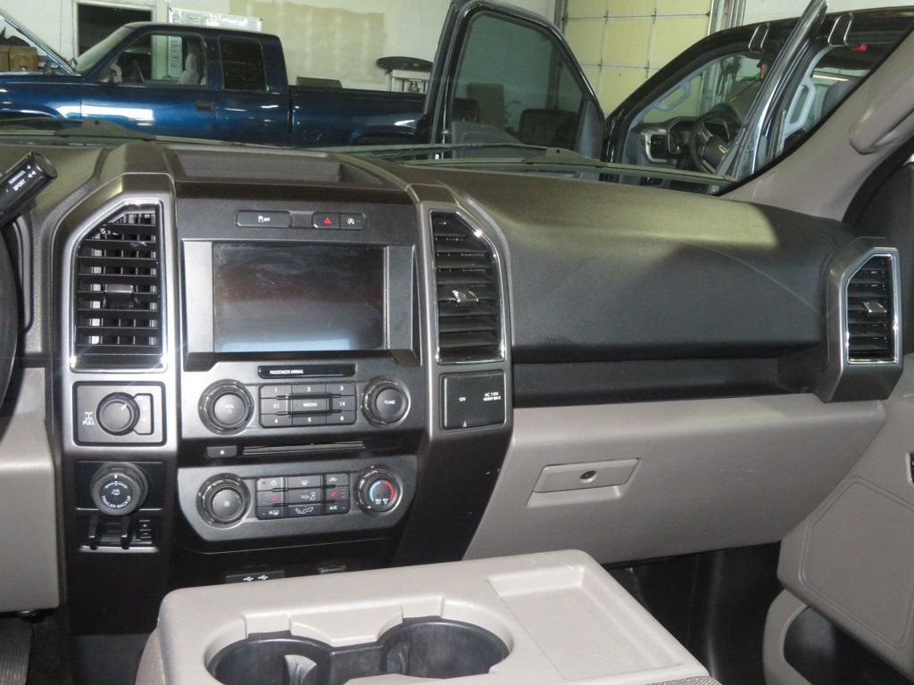 2017 Ford F-150 XLT SUPERCREW 4X4 EXTRA CLEAN 3O SERVICE RECORDS 2OWNER  - 23019827 - 38