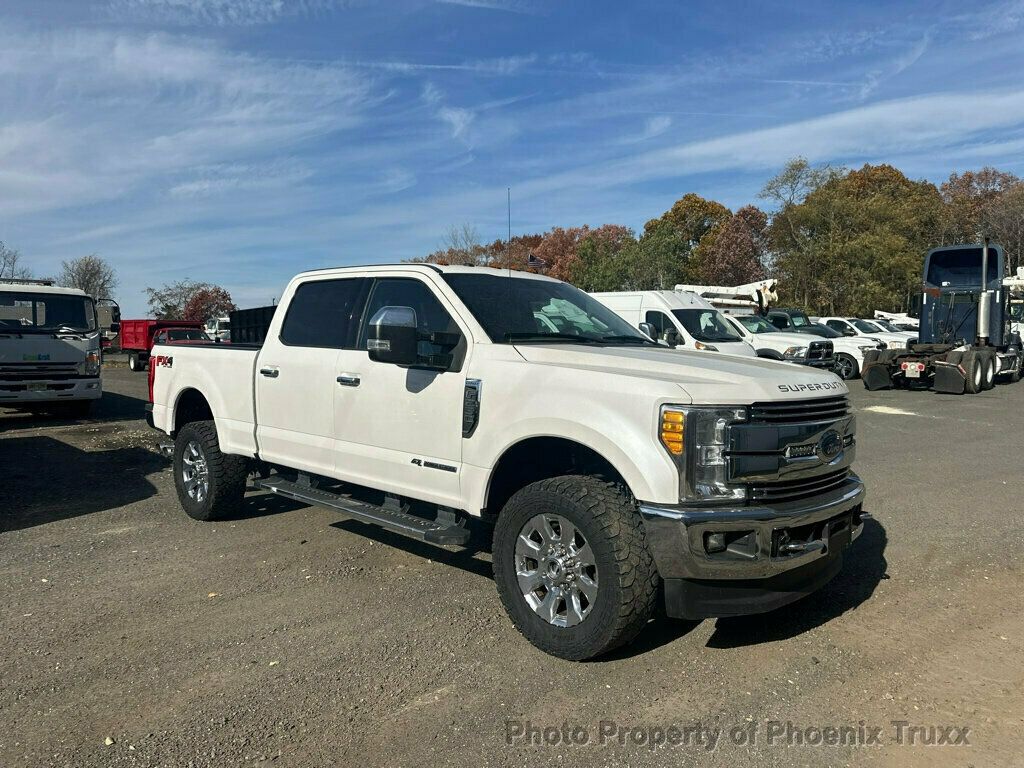 2017 Ford F-250 Lariat photo 2