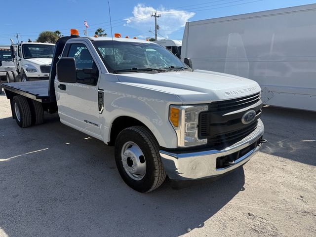 2017 Ford F-350 Gooseneck Flatbed  - 23095538 - 4