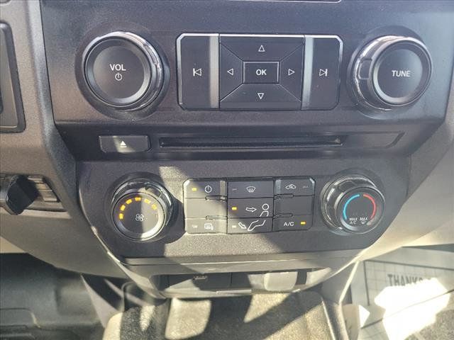 2017 Ford F-350SD XL - 22178410 - 18