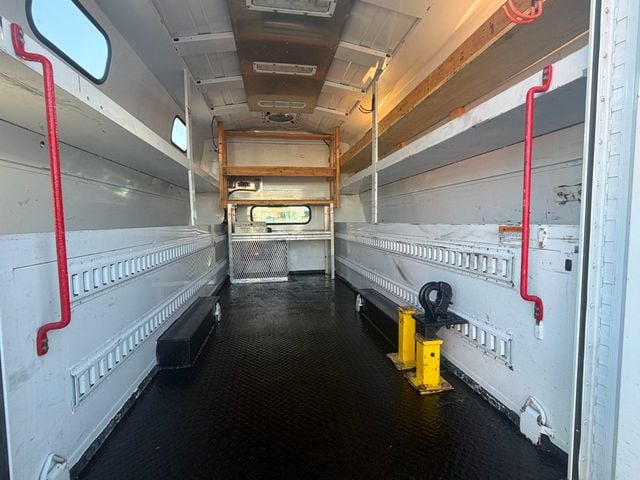 2017 Ford F-550 4X4 Enclosed Utility Service Truck  - 22997104 - 8