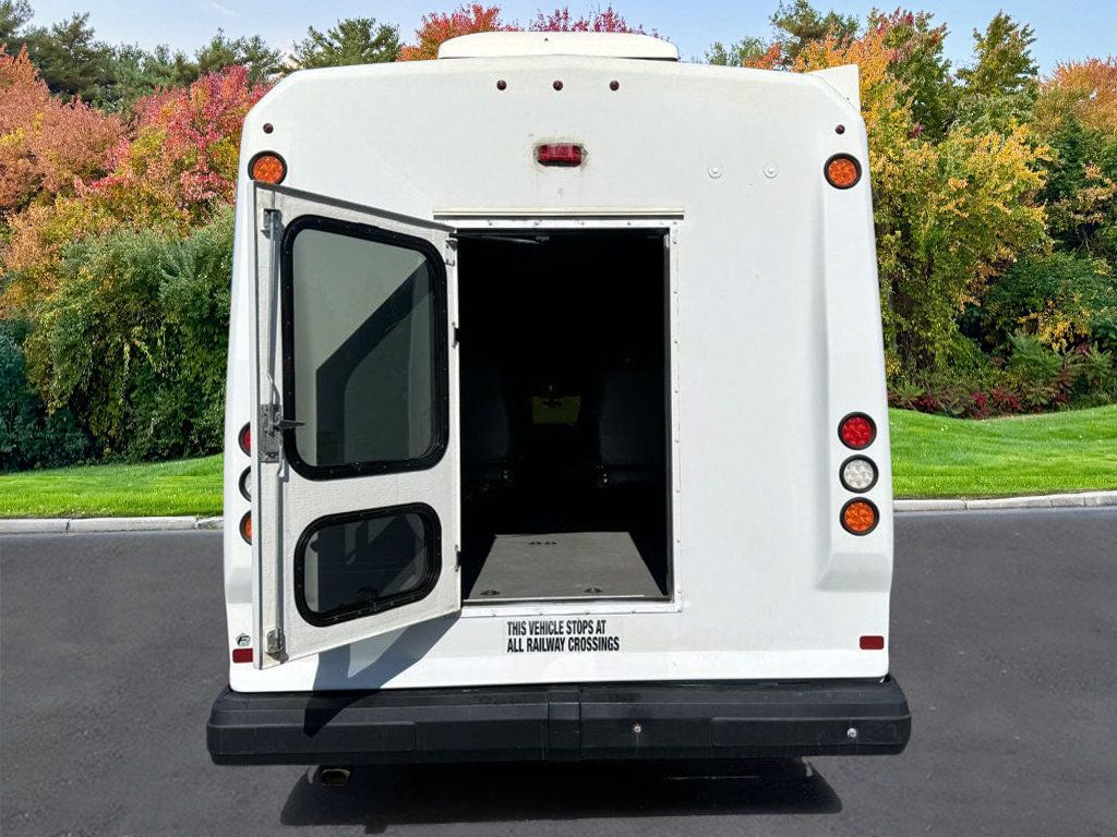 2017 Ford F-550 Eldorado 24 Passenger Wheelchair Shuttle Bus For Adults Seniors Church & Handicapped Transport - 22637415 - 10