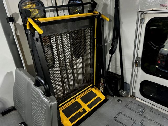 2017 Ford F-550 Eldorado 24 Passenger Wheelchair Shuttle Bus For Adults Seniors Church & Handicapped Transport - 22637415 - 37