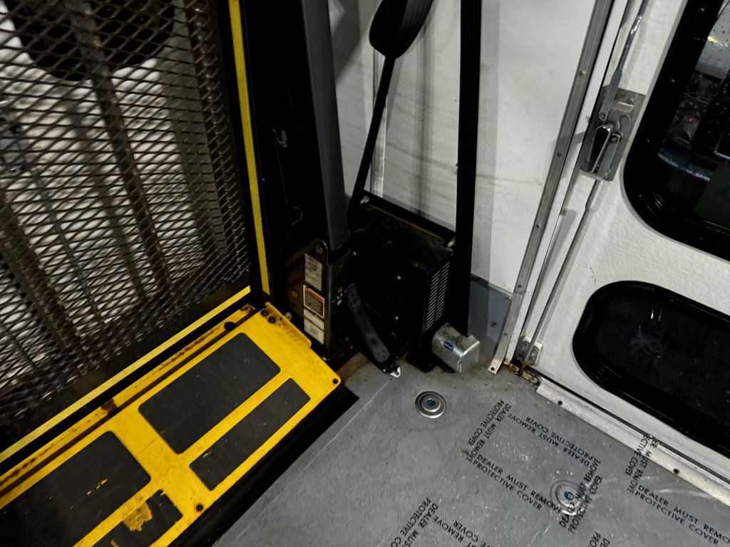 2017 Ford F-550 Eldorado 24 Passenger Wheelchair Shuttle Bus For Adults Seniors Church & Handicapped Transport - 22637415 - 38