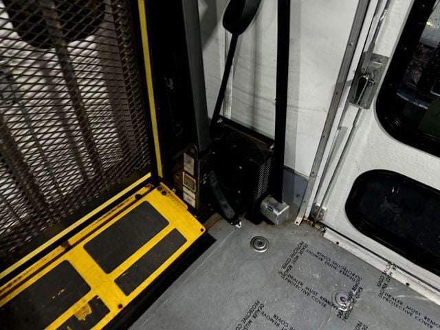 2017 Ford F-550 Eldorado 24 Passenger Wheelchair Shuttle Bus For Adults Seniors Church & Handicapped Transport - 22637415 - 38