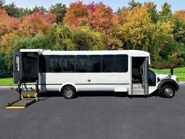 2017 Ford F-550 Eldorado 24 Passenger Wheelchair Shuttle Bus For Adults Seniors Church & Handicapped Transport - 22637415 - 4