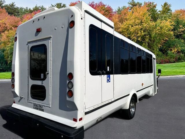 2017 Ford F-550 Eldorado 24 Passenger Wheelchair Shuttle Bus For Adults Seniors Church & Handicapped Transport - 22637415 - 8