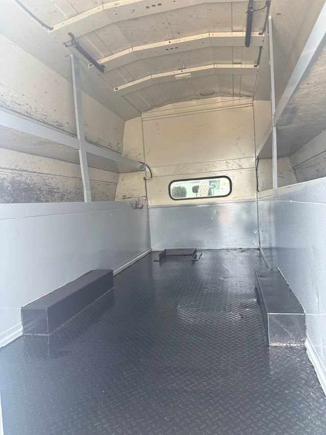 2017 Ford F-550 Extended Cab Enclosed Utility Service Truck  - 22991808 - 7