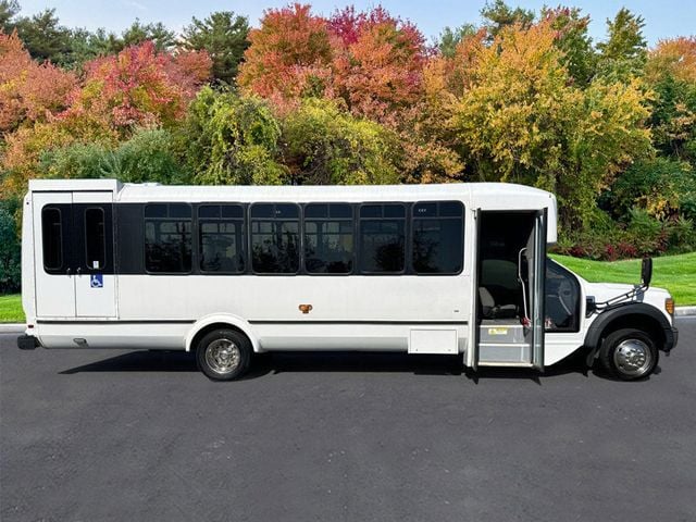 2017 Ford F-550 Wheelchair Shuttle Bus For Adults Seniors Church & Handicapped Transport - 22637415 - 2