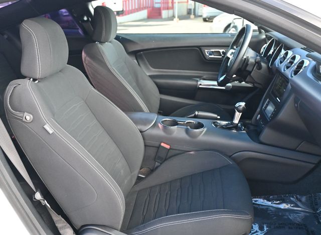 2017 Ford Mustang EcoBoost Fastback - 22973305 - 16