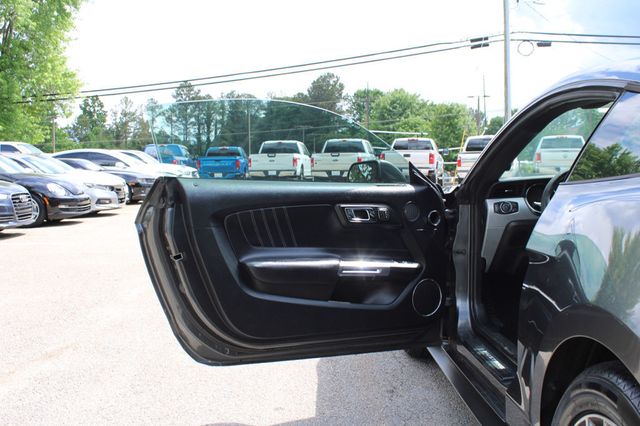 2017 Ford Mustang EcoBoost Fastback - 23026916 - 11
