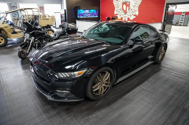 2017 Ford Mustang EcoBoost Fastback - 23057270 - 1