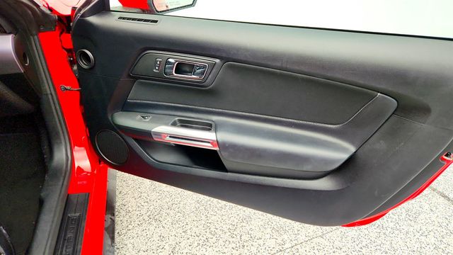 2017 Ford Mustang EcoBoost Fastback - 22961980 - 24