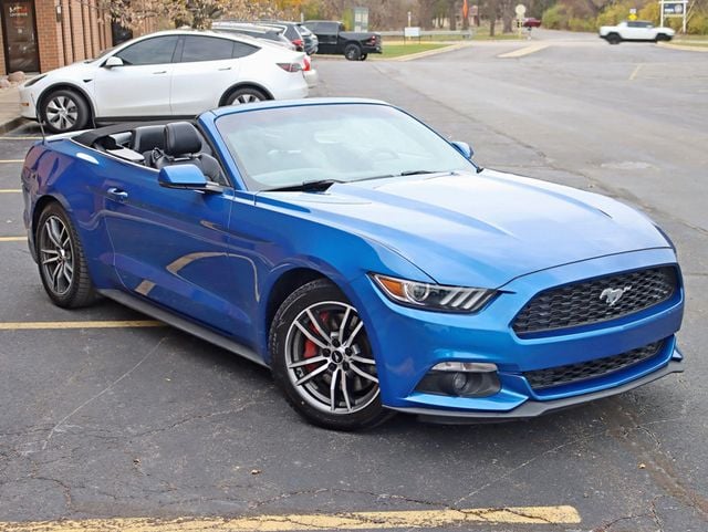 2017 Ford Mustang EcoBoost Premium Convertible - 22947467 - 11