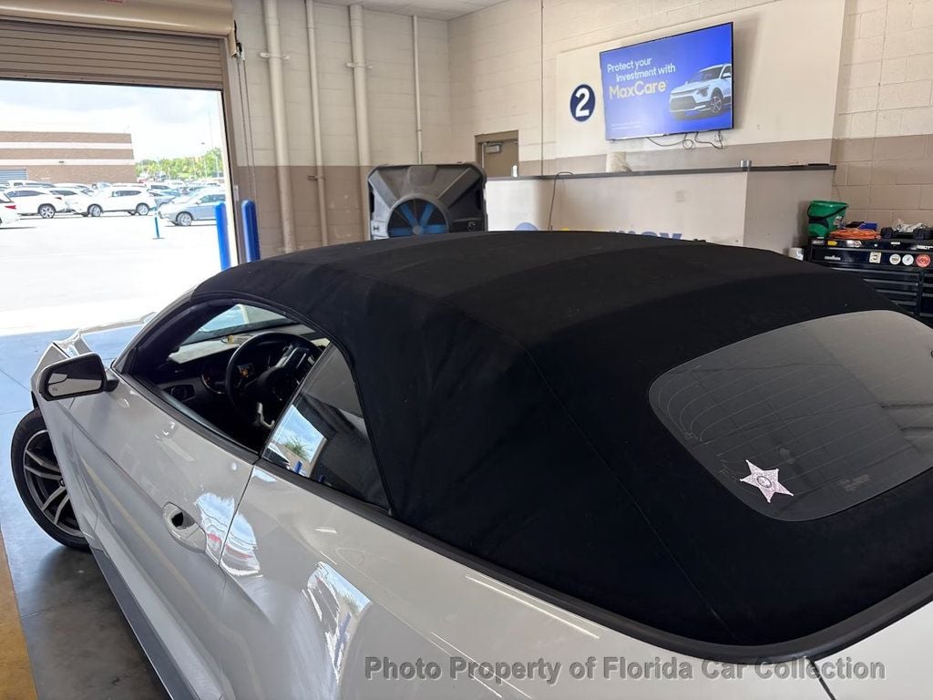 2017 Ford Mustang EcoBoost Premium Convertible - 23058868 - 11
