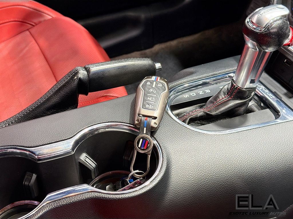 2017 Ford Mustang EcoBoost Premium Convertible - 22989951 - 32