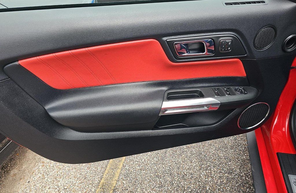 2017 Ford Mustang EcoBoost Premium Convertible - 22989951 - 8