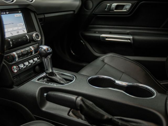 2017 Ford Mustang EcoBoost Premium Fastback - 22976940 - 24