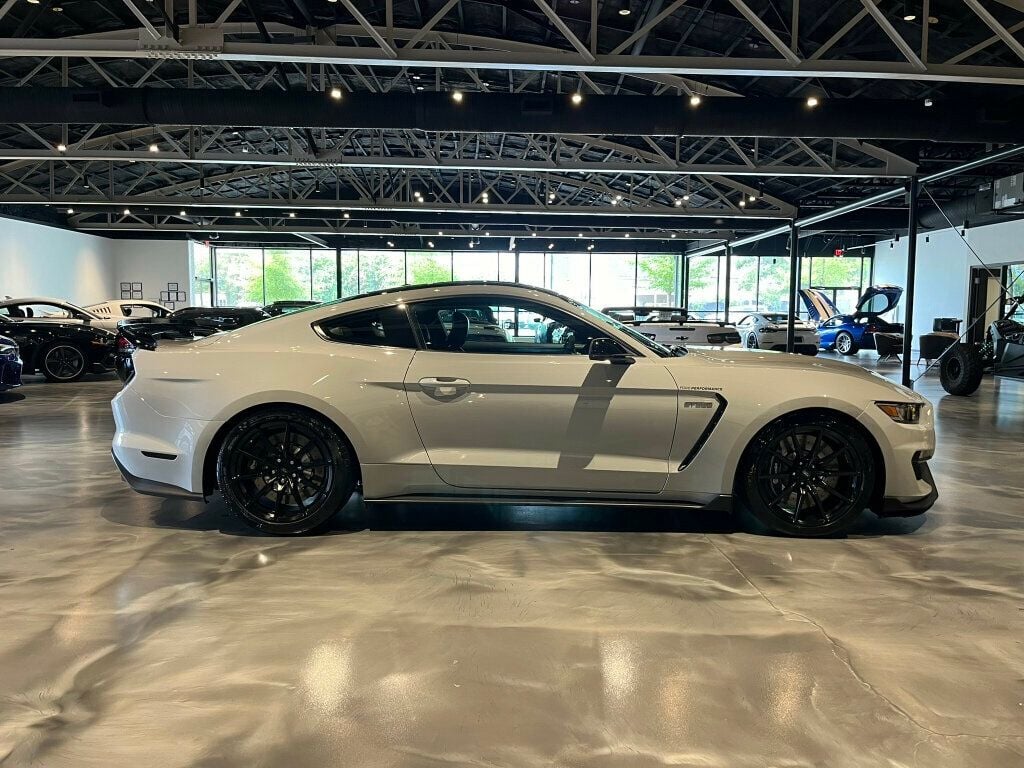 2017 Ford Mustang GT350/ConveniencePkg/Sync3/Htd&CldSeats/NAV/MagnerideSuspension - 22537866 - 5