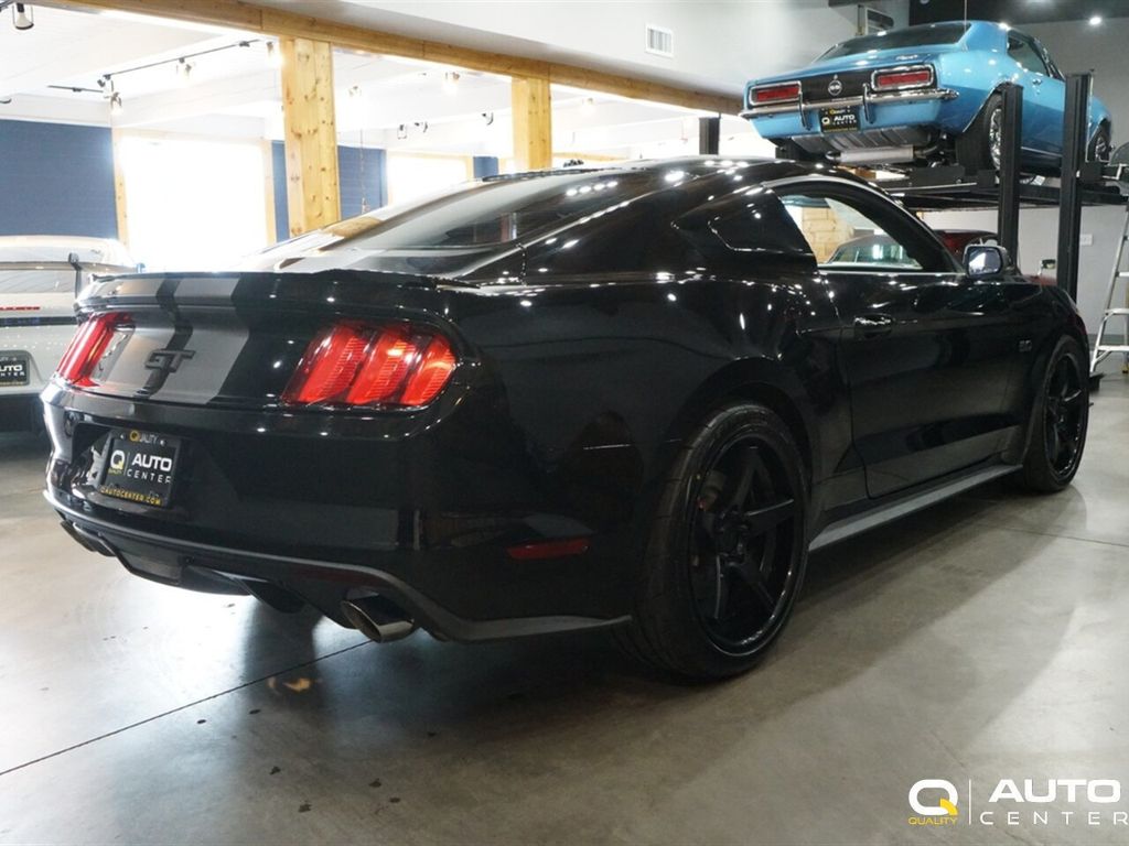 2017 Ford Mustang GT Fastback - 22936426 - 3
