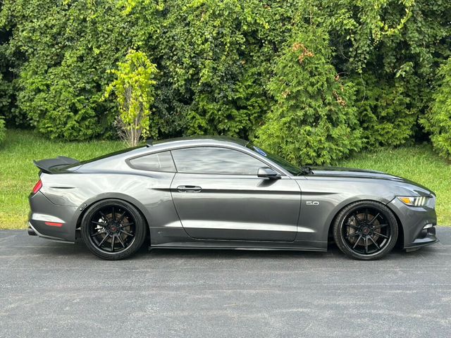 2017 Ford Mustang GT Fastback - 22910873 - 11