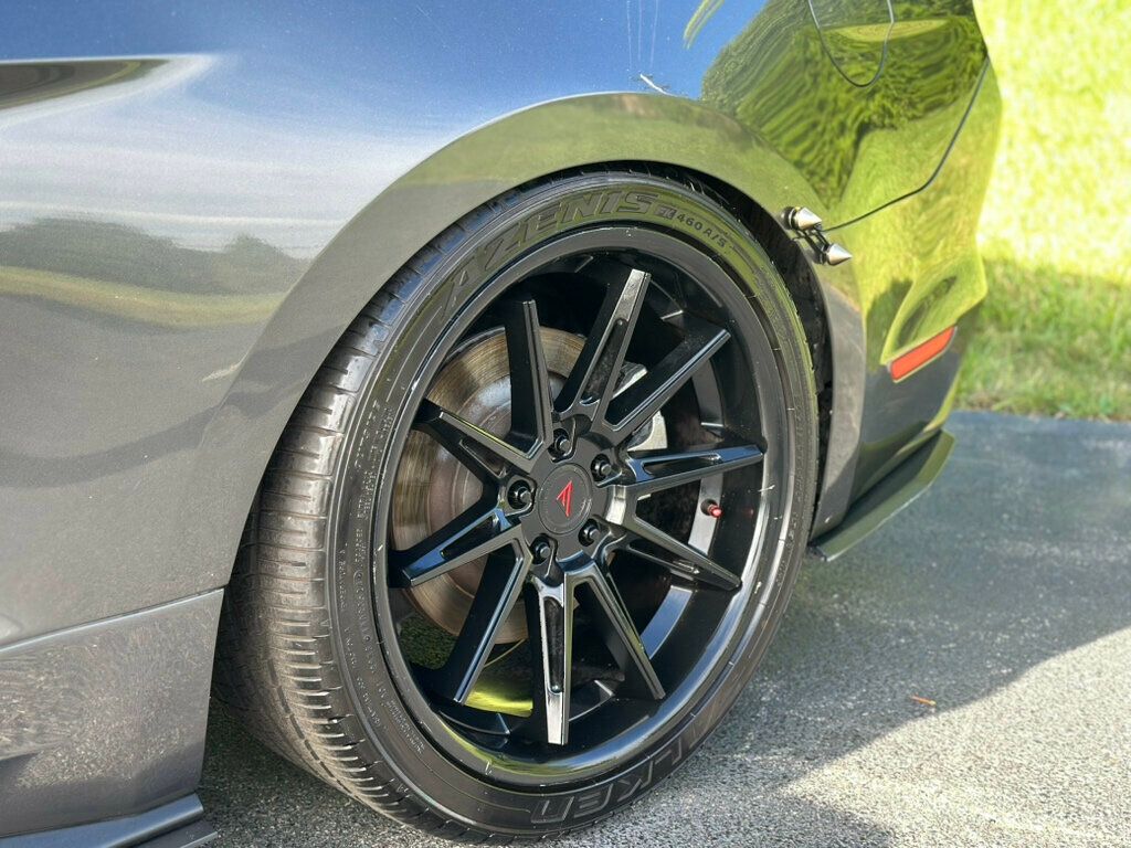 2017 Ford Mustang GT photo 4