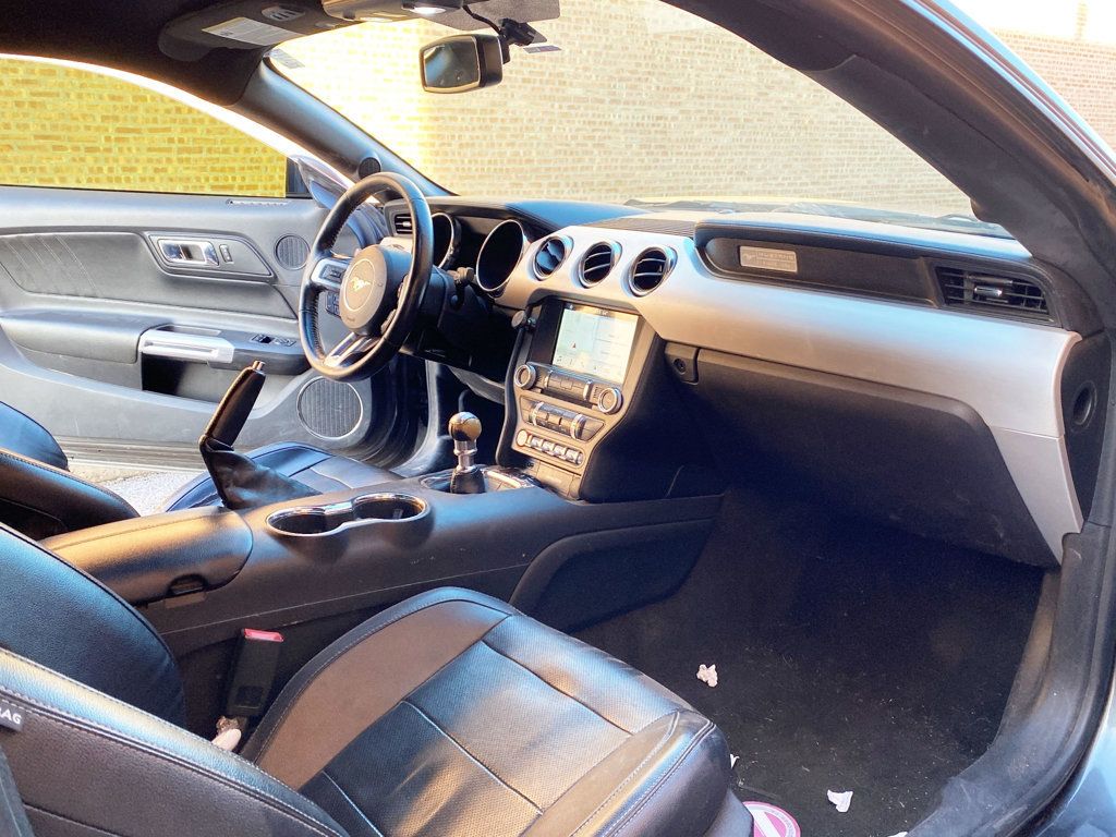 2017 Ford Mustang GT Fastback - 22943378 - 13