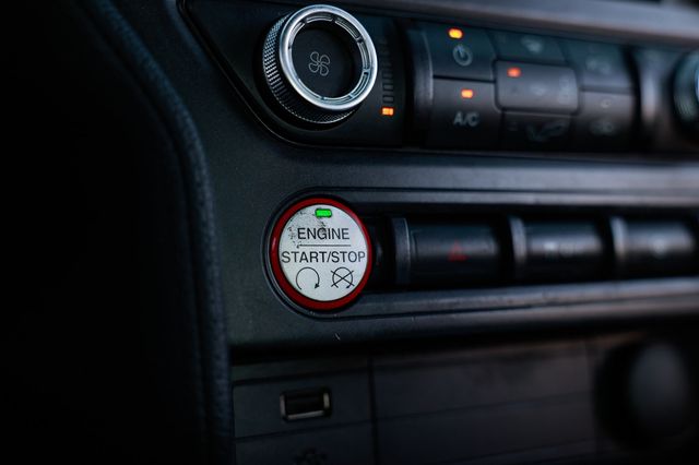 2017 Ford Mustang GT Fastback - 22940202 - 30