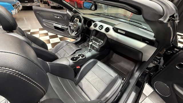 2017 Ford Mustang GT Premium Convertible - 22925857 - 33