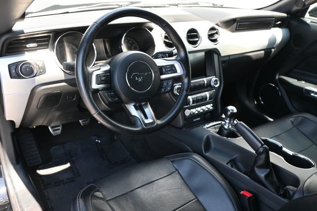 2017 Ford Mustang GT Premium Fastback - 23023668 - 9