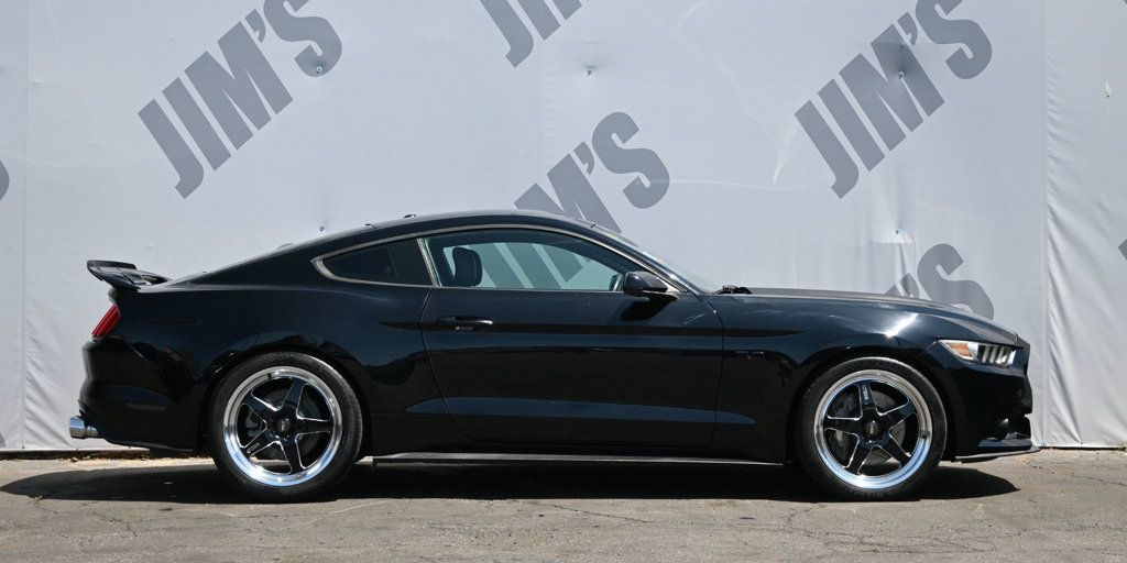 Ford Mustang photo 4