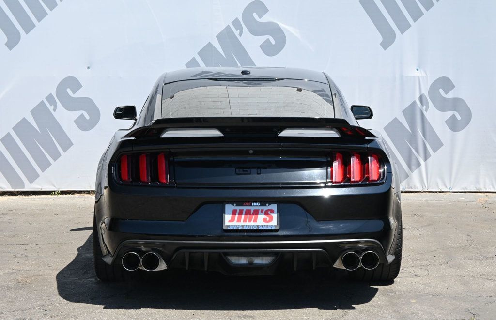 Ford Mustang photo 5