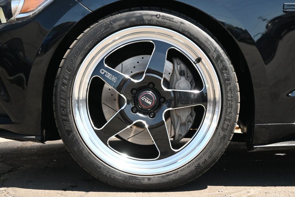 Ford Mustang photo 7
