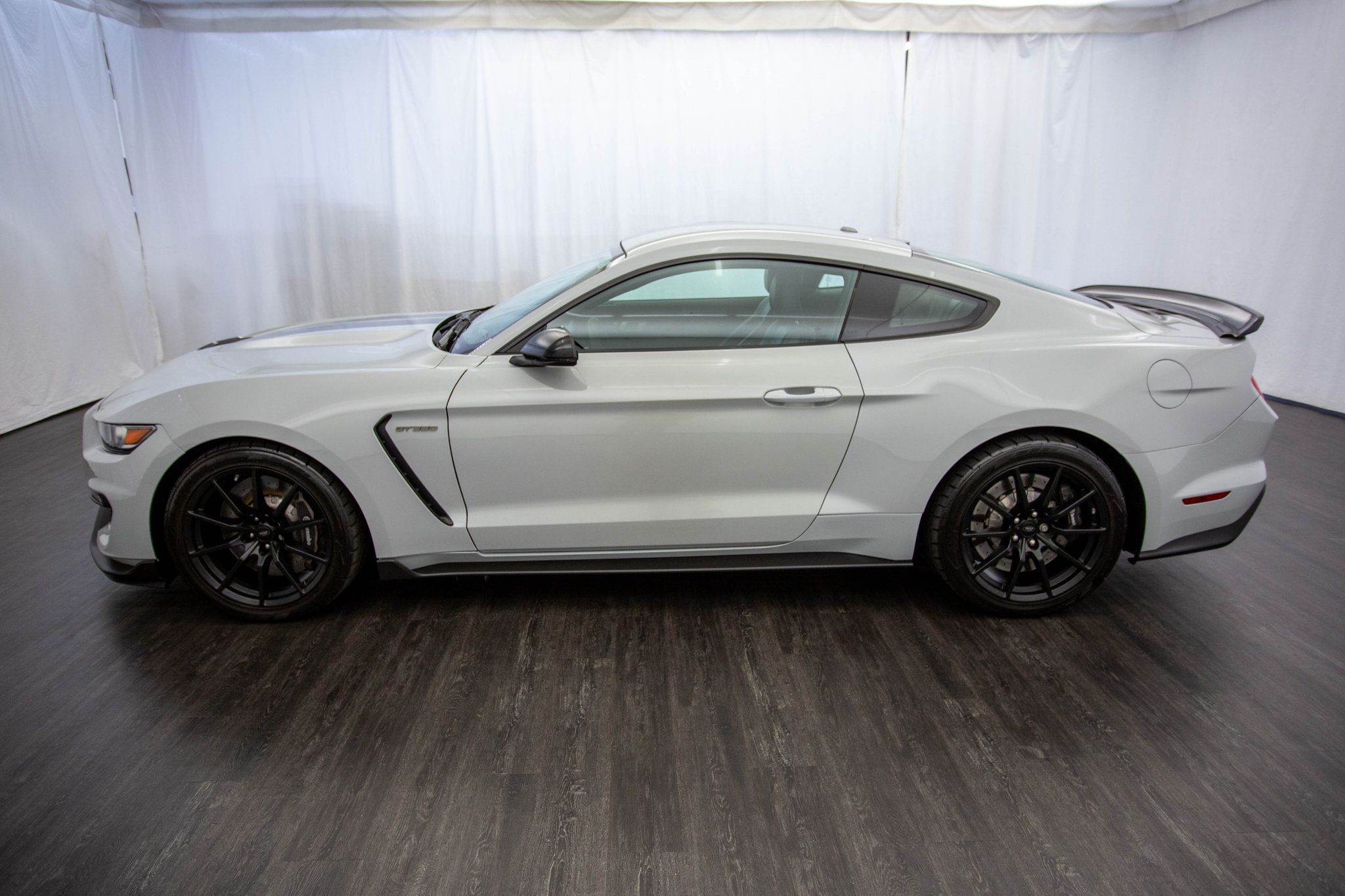 2017 Ford Mustang Shelby GT350 photo 8