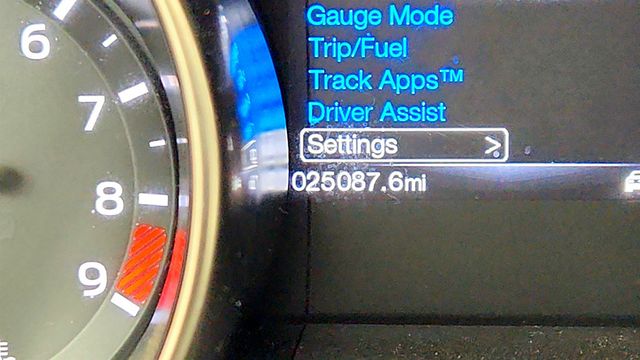 2017 Ford Mustang Shelby GT350 Fastback w/ Electronics Pkg & Racing Stripes - 23016948 - 13