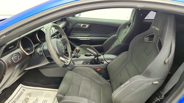 2017 Ford Mustang Shelby GT350 Fastback w/ Electronics Pkg & Racing Stripes - 23016948 - 18